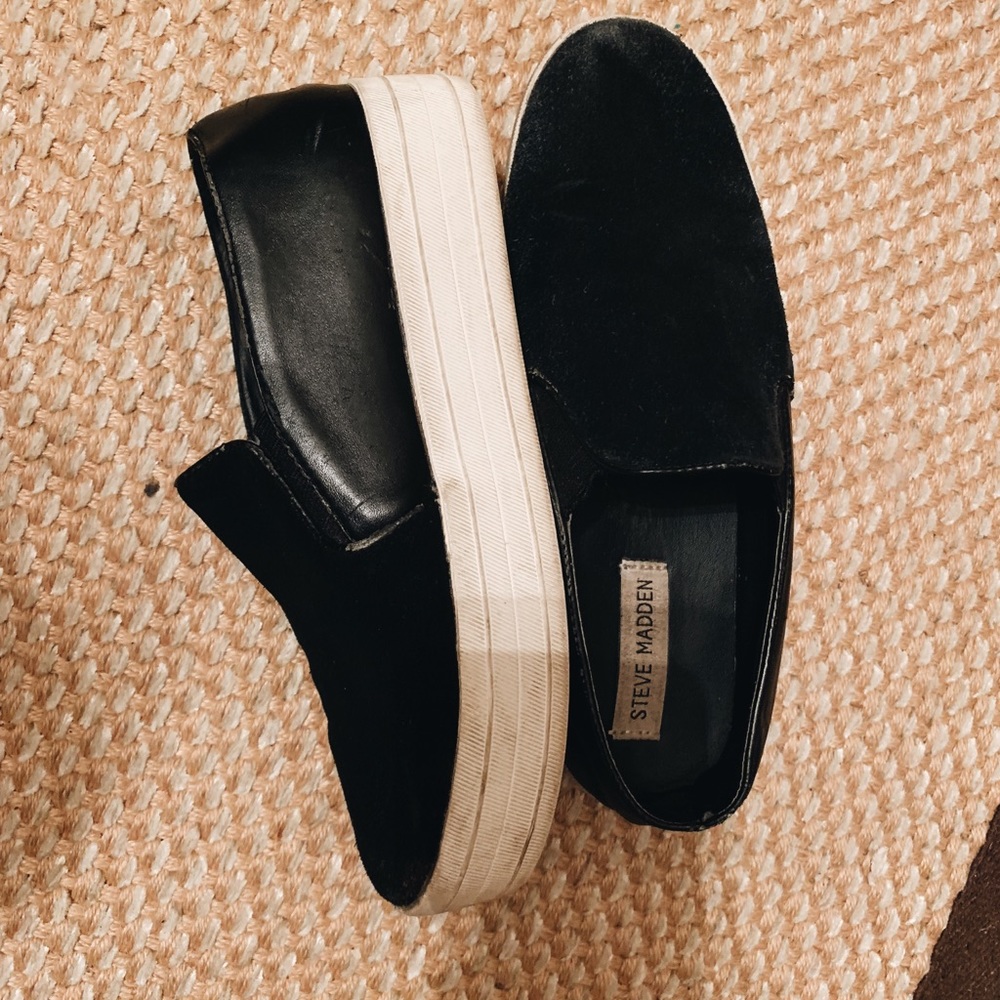 Steve Madden slide ons